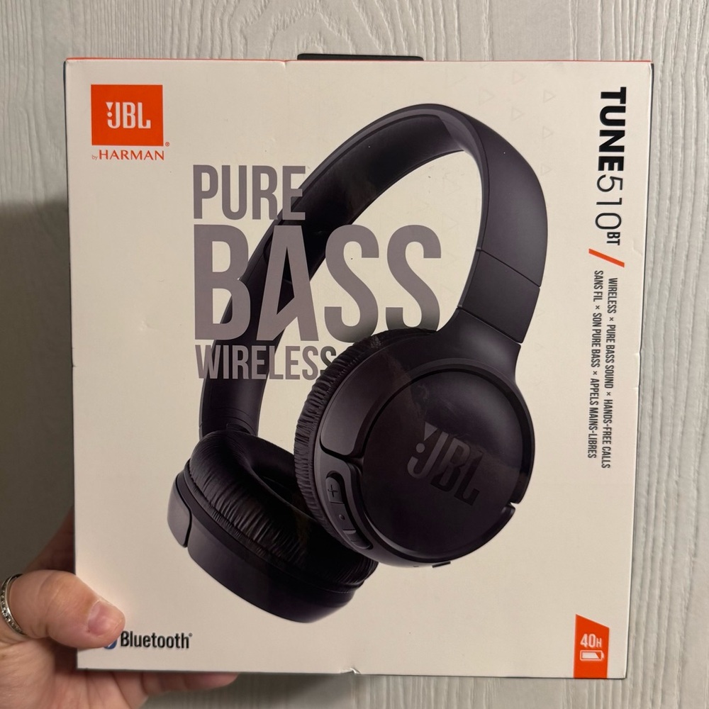 JBL Pure Bass Wireless